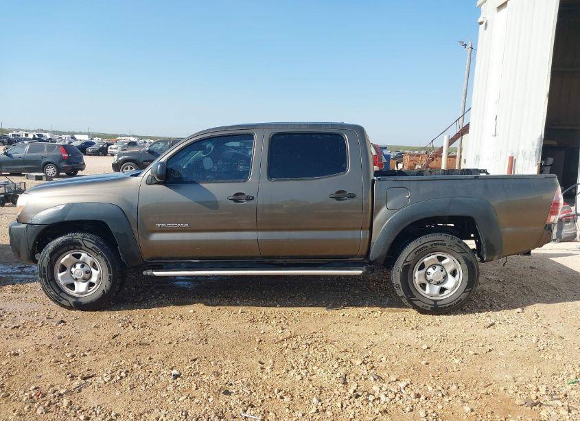 Photo 15 of 2010 Toyota Tacoma BASE V6 (VIN 3TMLU4EN3AM044263)