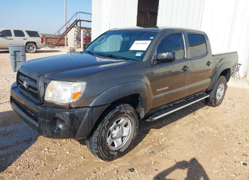 Photo 2 of 2010 Toyota Tacoma BASE V6 (VIN 3TMLU4EN3AM044263)