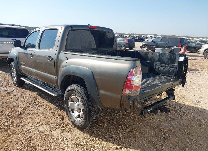 Photo 3 of 2010 Toyota Tacoma BASE V6 (VIN 3TMLU4EN3AM044263)