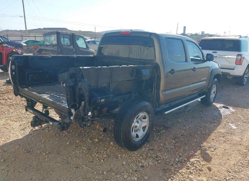 Photo 4 of 2010 Toyota Tacoma BASE V6 (VIN 3TMLU4EN3AM044263)