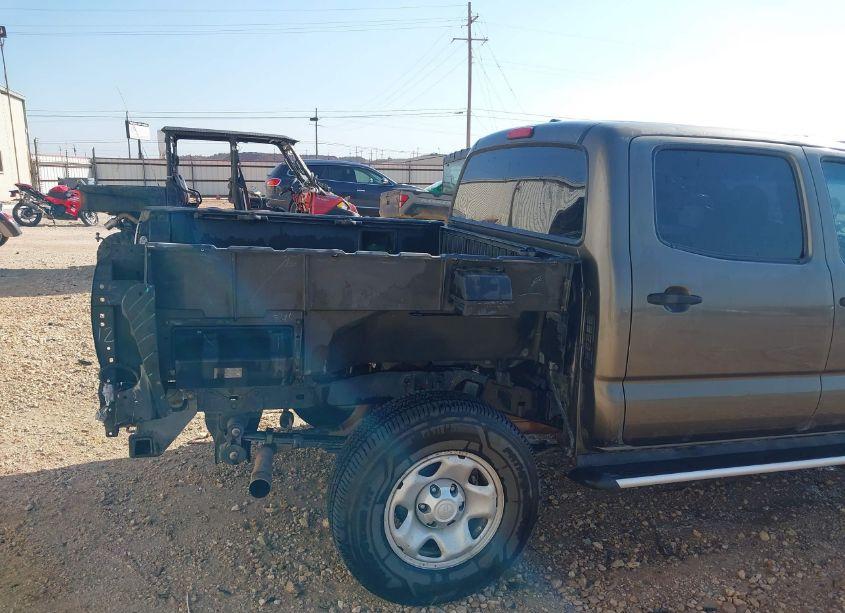 Photo 6 of 2010 Toyota Tacoma BASE V6 (VIN 3TMLU4EN3AM044263)