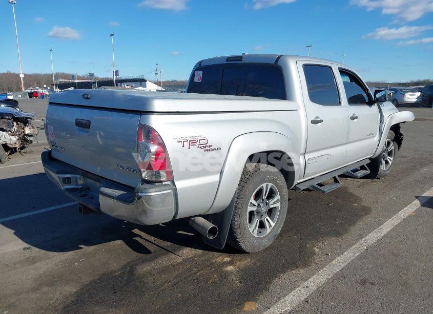 Photo 4 of 2010 Toyota Tacoma DOUBLE CAB (VIN 3TMLU4EN3AM044473)