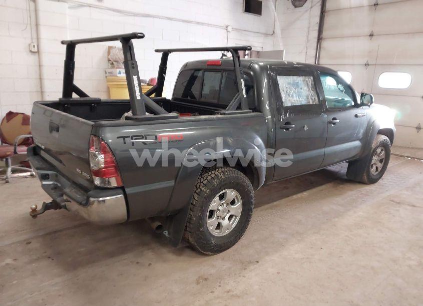 Photo 4 of 2014 Toyota Tacoma BASE V6 (VIN 3TMLU4EN3EM151917)