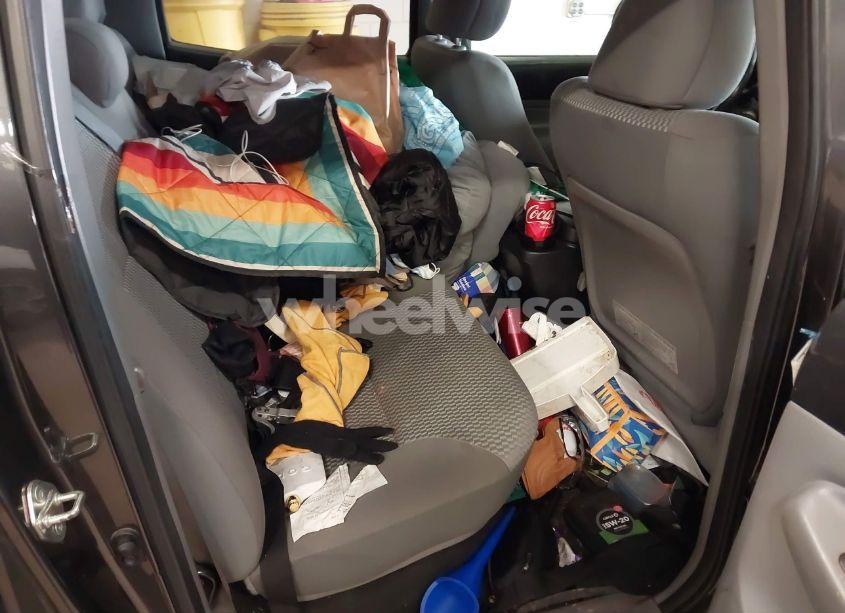 Photo 8 of 2014 Toyota Tacoma BASE V6 (VIN 3TMLU4EN3EM151917)
