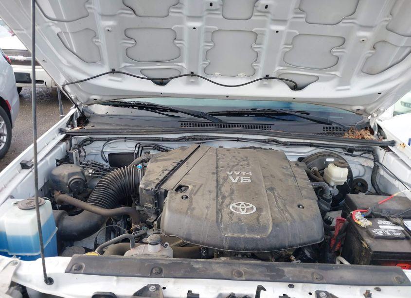 Photo 10 of 2014 Toyota Tacoma BASE V6 (VIN 3TMLU4EN3EM157989)