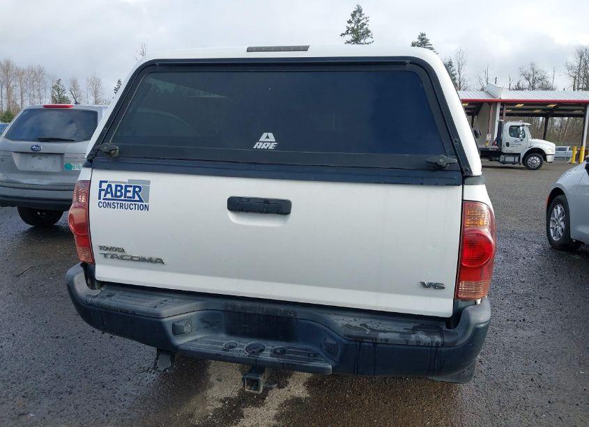 Photo 17 of 2014 Toyota Tacoma BASE V6 (VIN 3TMLU4EN3EM157989)