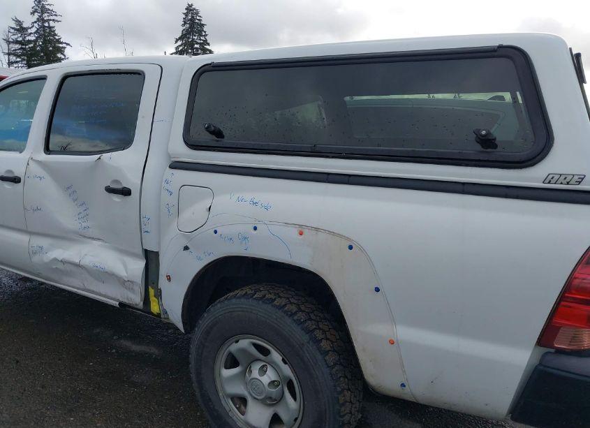 Photo 18 of 2014 Toyota Tacoma BASE V6 (VIN 3TMLU4EN3EM157989)