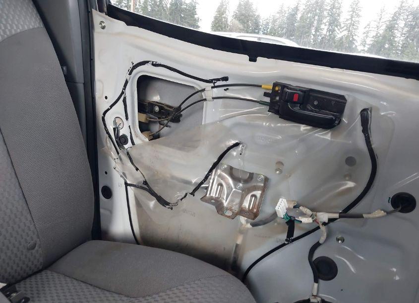Photo 21 of 2014 Toyota Tacoma BASE V6 (VIN 3TMLU4EN3EM157989)