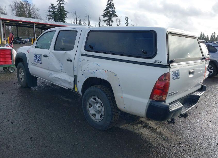 Photo 3 of 2014 Toyota Tacoma BASE V6 (VIN 3TMLU4EN3EM157989)