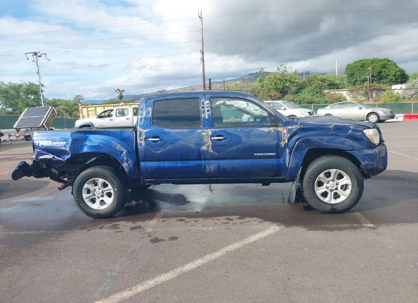 Photo 13 of 2015 Toyota Tacoma BASE V6/BASE V6 (M6)/TRD PRO (VIN 3TMLU4EN3FM187222)