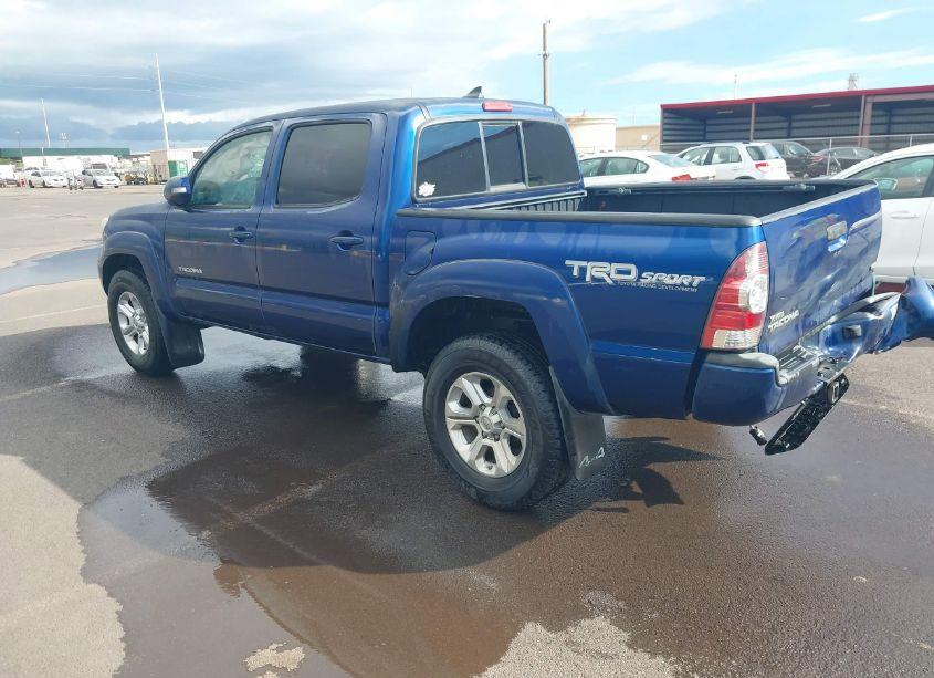 Photo 3 of 2015 Toyota Tacoma BASE V6/BASE V6 (M6)/TRD PRO (VIN 3TMLU4EN3FM187222)
