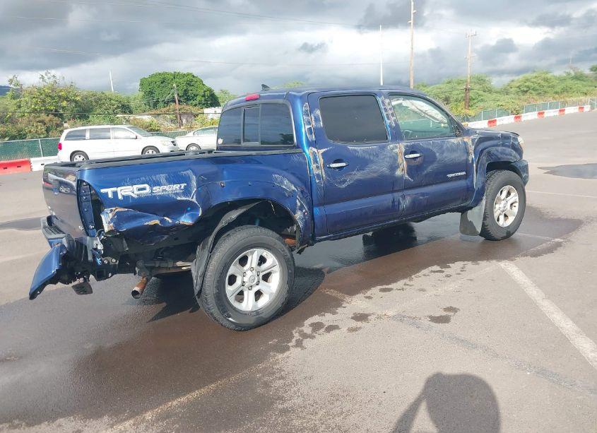Photo 4 of 2015 Toyota Tacoma BASE V6/BASE V6 (M6)/TRD PRO (VIN 3TMLU4EN3FM187222)