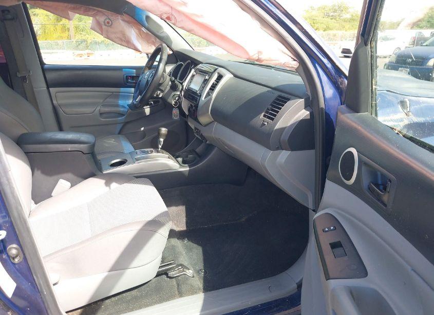 Photo 5 of 2015 Toyota Tacoma BASE V6/BASE V6 (M6)/TRD PRO (VIN 3TMLU4EN3FM187222)