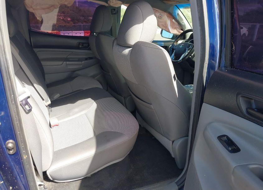 Photo 8 of 2015 Toyota Tacoma BASE V6/BASE V6 (M6)/TRD PRO (VIN 3TMLU4EN3FM187222)