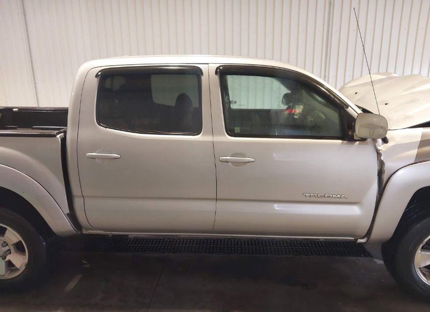 Photo 13 of 2010 Toyota Tacoma DOUBLE CAB (VIN 3TMLU4EN4AM051349)