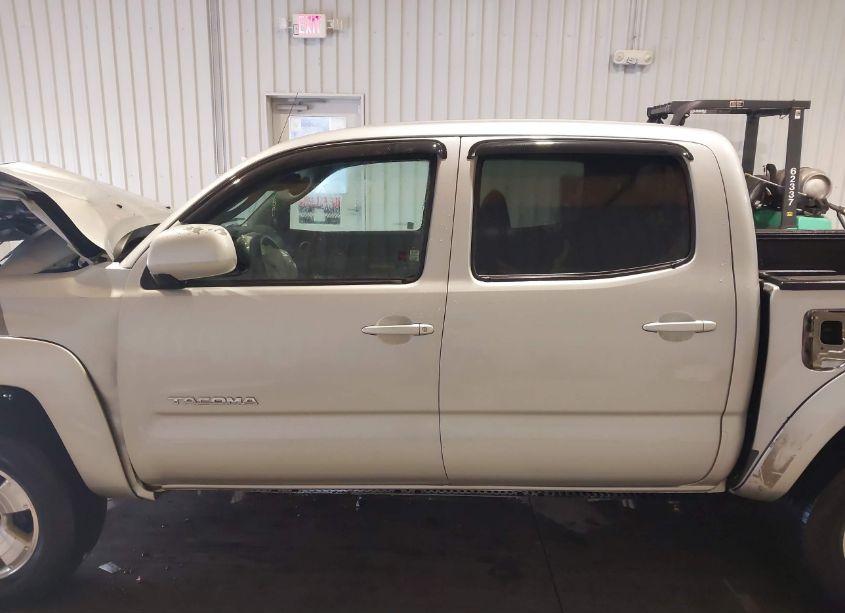 Photo 14 of 2010 Toyota Tacoma DOUBLE CAB (VIN 3TMLU4EN4AM051349)