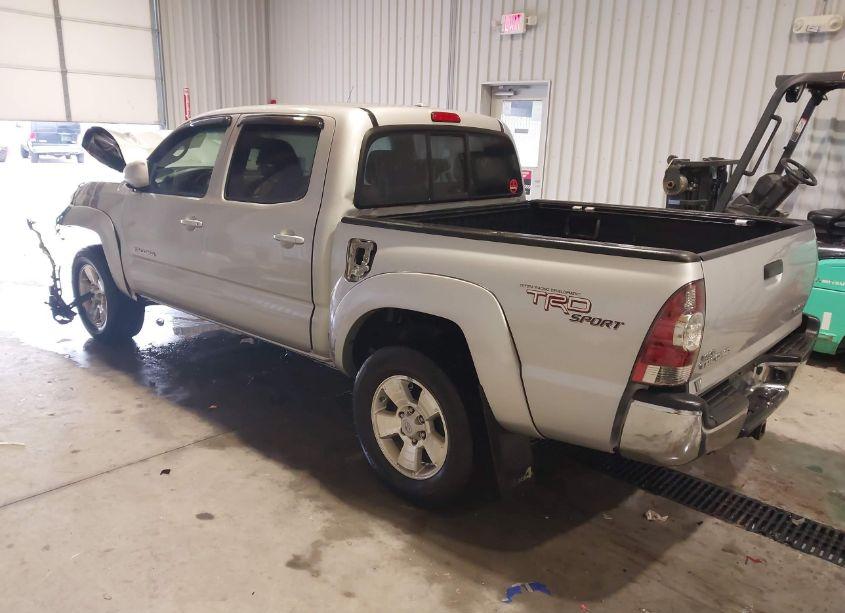 Photo 3 of 2010 Toyota Tacoma DOUBLE CAB (VIN 3TMLU4EN4AM051349)