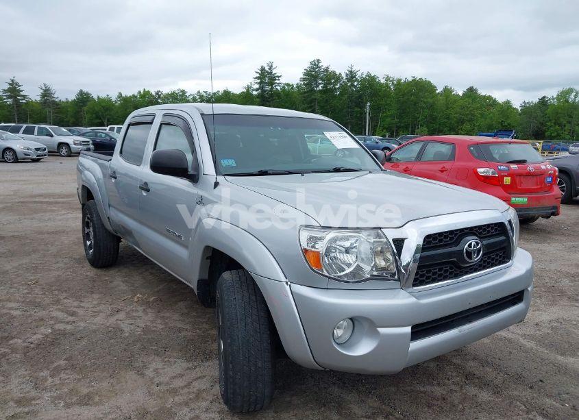 2011 Toyota Tacoma BASE V6 (VIN 3TMLU4EN4BM069898) main photo