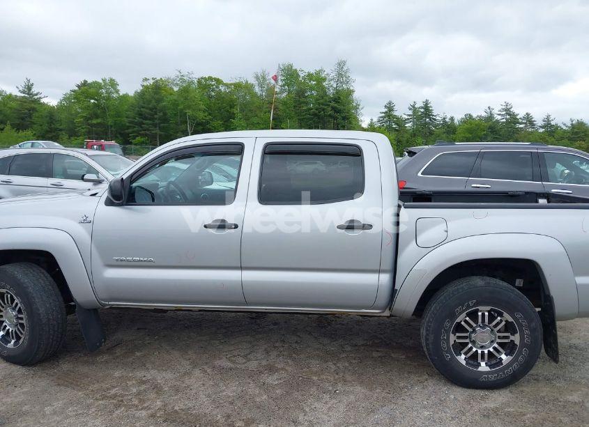 Photo 15 of 2011 Toyota Tacoma BASE V6 (VIN 3TMLU4EN4BM069898)