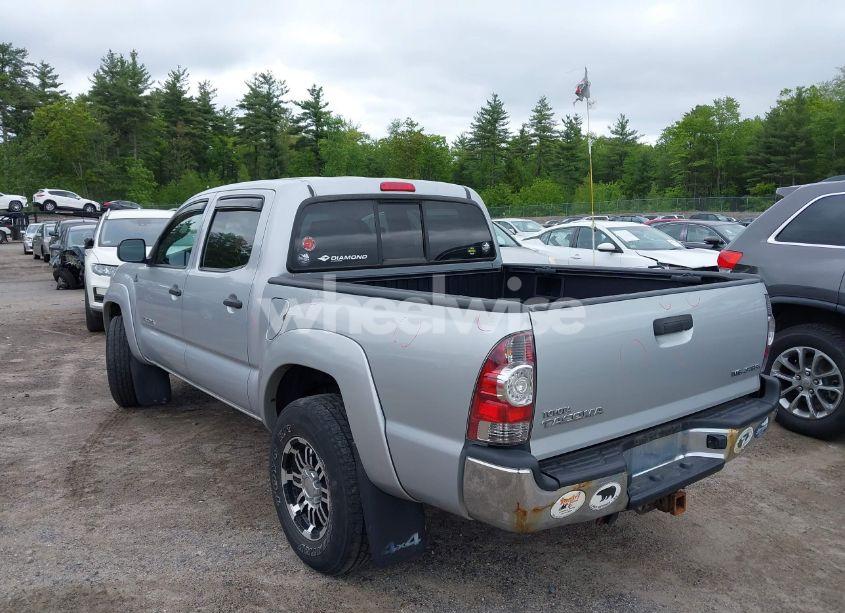 Photo 3 of 2011 Toyota Tacoma BASE V6 (VIN 3TMLU4EN4BM069898)