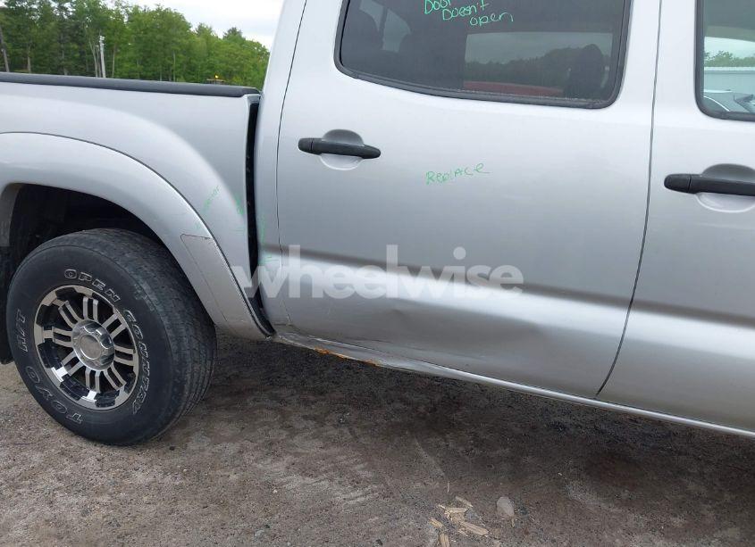Photo 6 of 2011 Toyota Tacoma BASE V6 (VIN 3TMLU4EN4BM069898)
