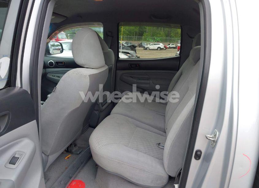 Photo 8 of 2011 Toyota Tacoma BASE V6 (VIN 3TMLU4EN4BM069898)