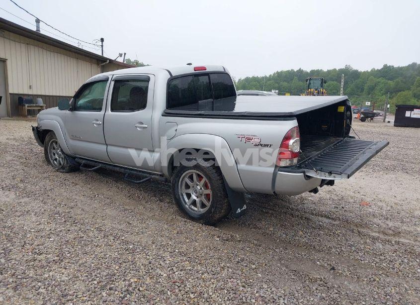 Photo 3 of 2011 Toyota Tacoma BASE V6 (VIN 3TMLU4EN4BM076284)