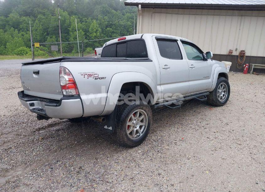 Photo 4 of 2011 Toyota Tacoma BASE V6 (VIN 3TMLU4EN4BM076284)