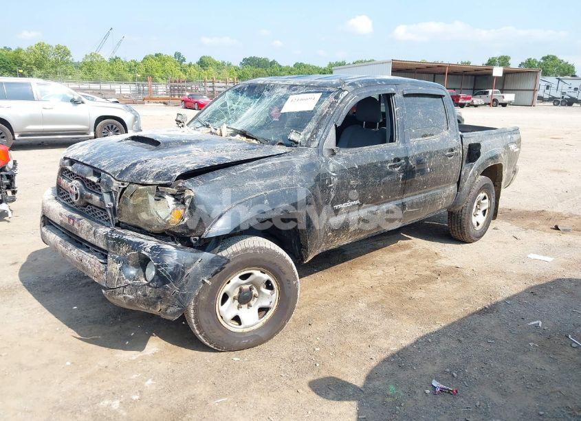 Photo 2 of 2011 Toyota Tacoma BASE V6 (VIN 3TMLU4EN4BM079699)