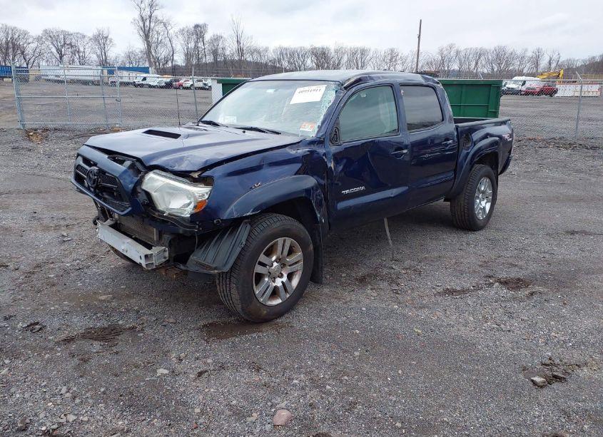 Photo 2 of 2012 Toyota Tacoma DOUBLE CAB (VIN 3TMLU4EN4CM084967)