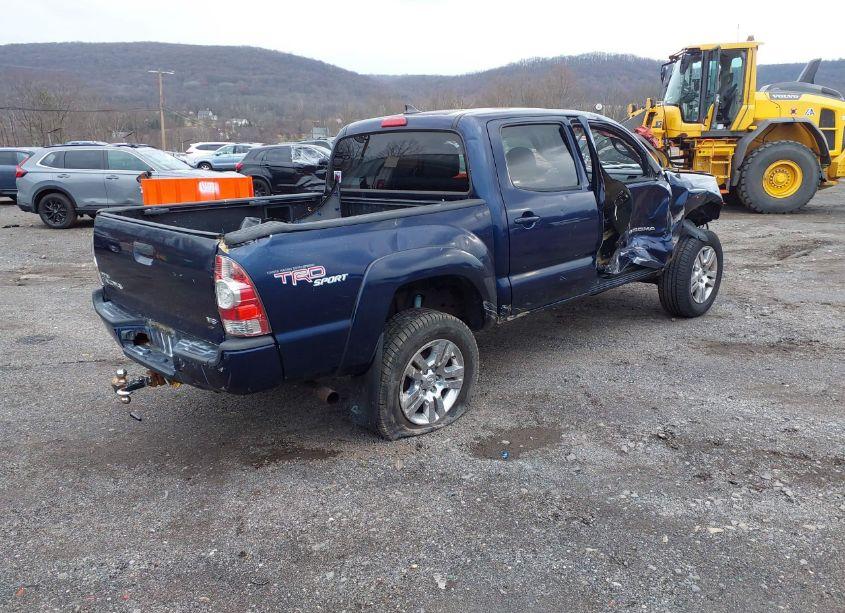 Photo 4 of 2012 Toyota Tacoma DOUBLE CAB (VIN 3TMLU4EN4CM084967)