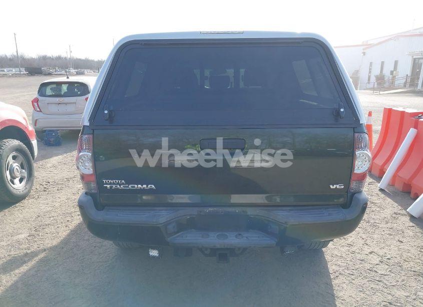 Photo 16 of 2013 Toyota Tacoma DOUBLE CAB (VIN 3TMLU4EN4DM110985)