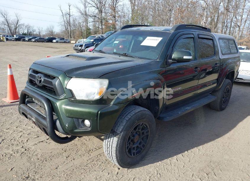 Photo 2 of 2013 Toyota Tacoma DOUBLE CAB (VIN 3TMLU4EN4DM110985)