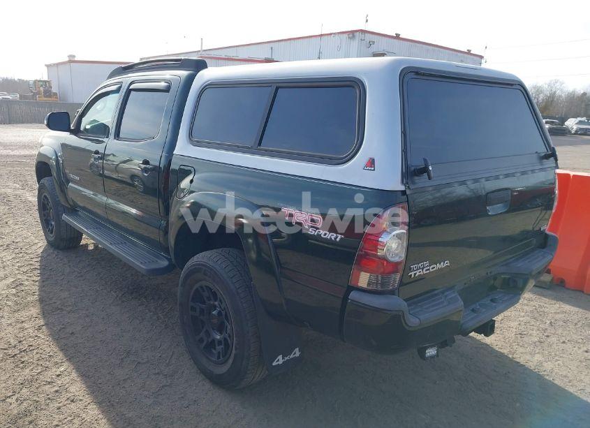 Photo 3 of 2013 Toyota Tacoma DOUBLE CAB (VIN 3TMLU4EN4DM110985)