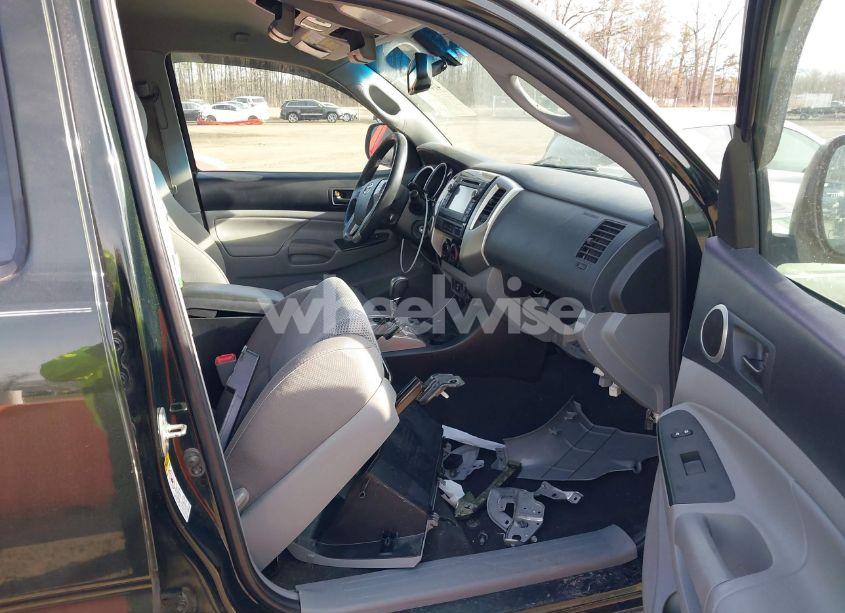 Photo 5 of 2013 Toyota Tacoma DOUBLE CAB (VIN 3TMLU4EN4DM110985)