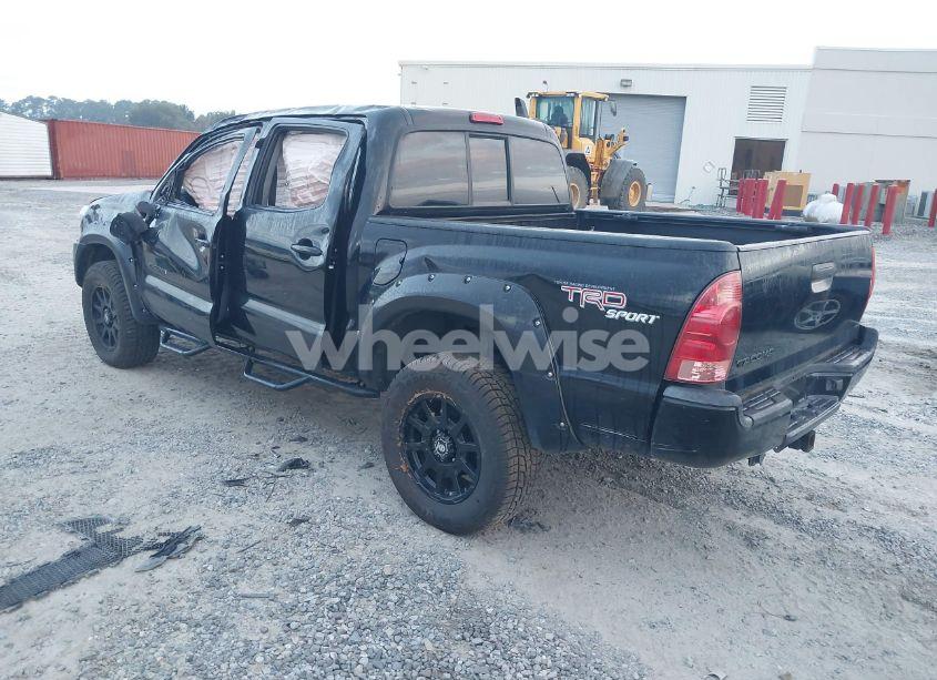 Photo 3 of 2013 Toyota Tacoma BASE V6 (VIN 3TMLU4EN4DM115748)