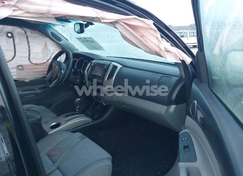 Photo 5 of 2013 Toyota Tacoma BASE V6 (VIN 3TMLU4EN4DM115748)