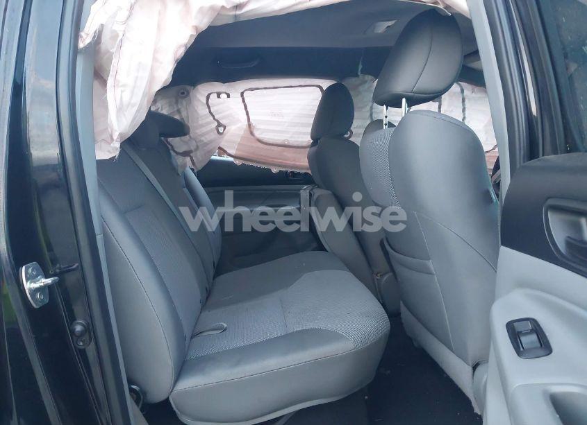 Photo 8 of 2013 Toyota Tacoma BASE V6 (VIN 3TMLU4EN4DM115748)