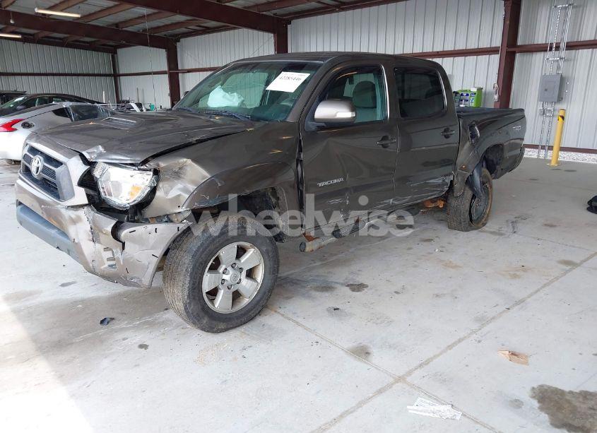 Photo 2 of 2013 Toyota Tacoma BASE V6 (VIN 3TMLU4EN4DM118438)