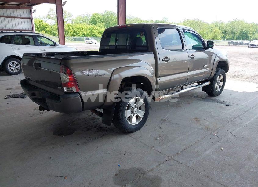 Photo 4 of 2013 Toyota Tacoma BASE V6 (VIN 3TMLU4EN4DM118438)