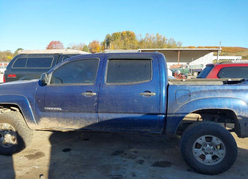 Photo 15 of 2014 Toyota Tacoma BASE V6 (VIN 3TMLU4EN4EM149075)