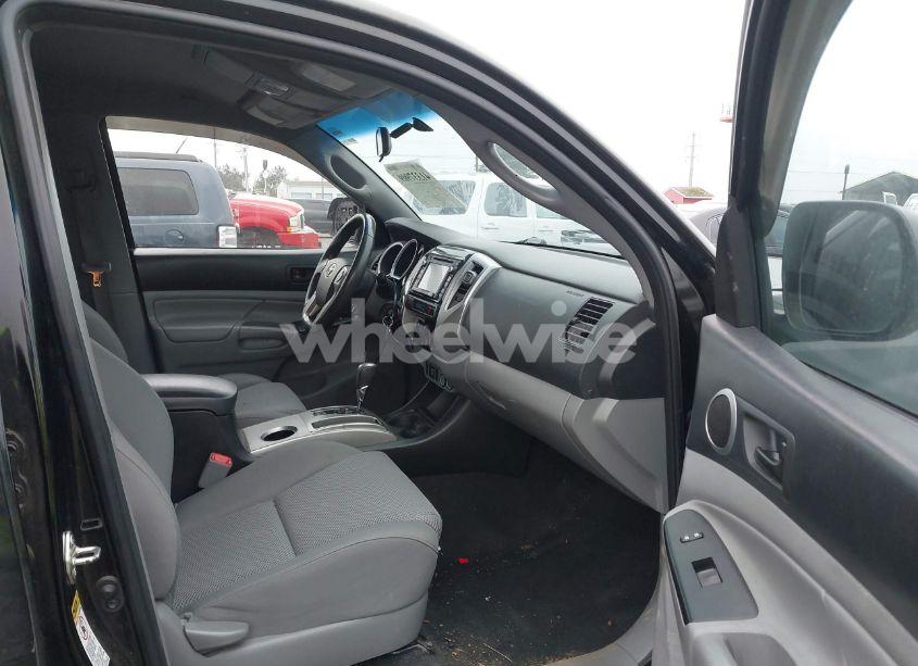 Photo 5 of 2014 Toyota Tacoma DOUBLE CAB (VIN 3TMLU4EN4EM159363)