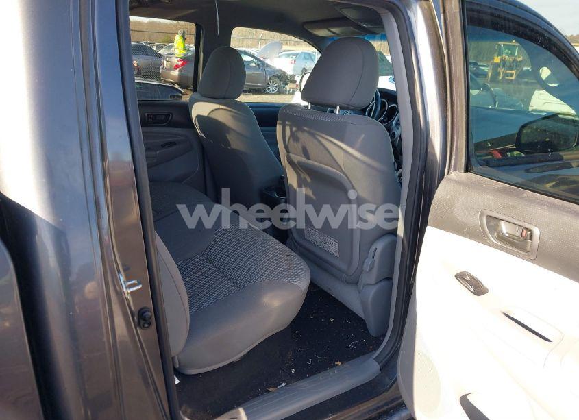 Photo 8 of 2014 Toyota Tacoma BASE V6 (VIN 3TMLU4EN4EM159704)
