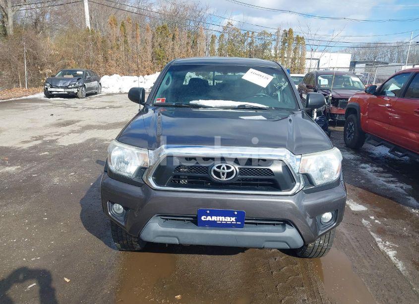 Photo 11 of 2015 Toyota Tacoma BASE V6 (VIN 3TMLU4EN4FM191277)