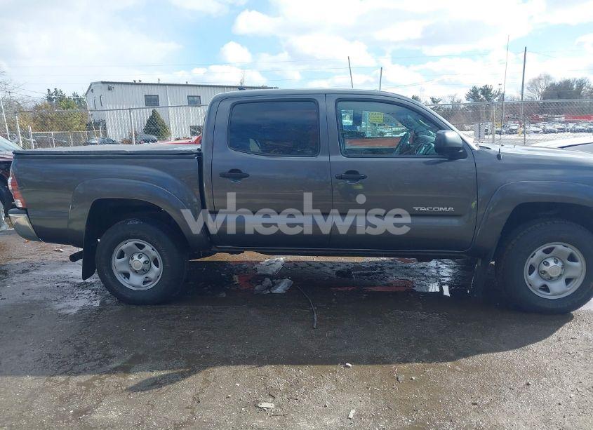 Photo 12 of 2015 Toyota Tacoma BASE V6 (VIN 3TMLU4EN4FM191277)