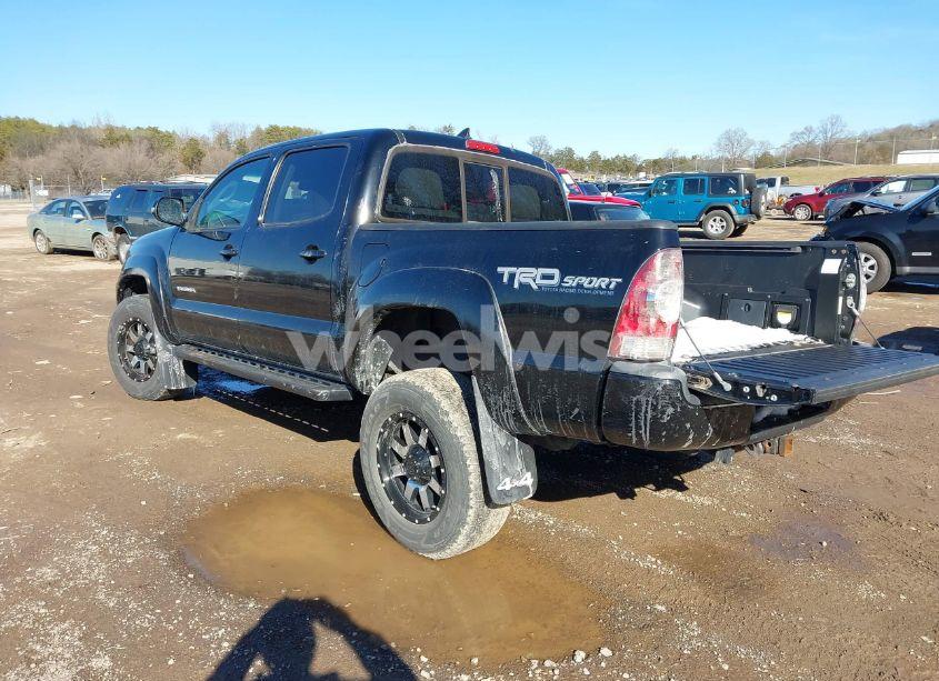 Photo 3 of 2015 Toyota Tacoma DOUBLE CAB/TRD PRO (VIN 3TMLU4EN4FM206926)