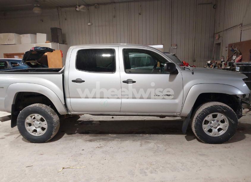 Photo 14 of 2010 Toyota Tacoma DOUBLE CAB (VIN 3TMLU4EN5AM043003)