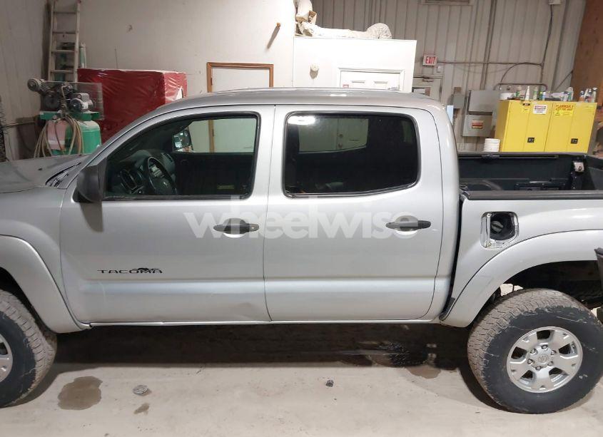 Photo 15 of 2010 Toyota Tacoma DOUBLE CAB (VIN 3TMLU4EN5AM043003)