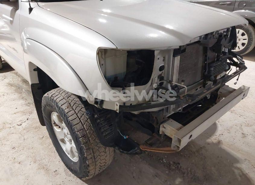 Photo 21 of 2010 Toyota Tacoma DOUBLE CAB (VIN 3TMLU4EN5AM043003)