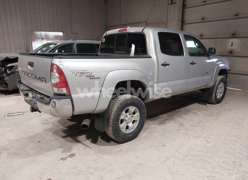 Photo 4 of 2010 Toyota Tacoma DOUBLE CAB (VIN 3TMLU4EN5AM043003)